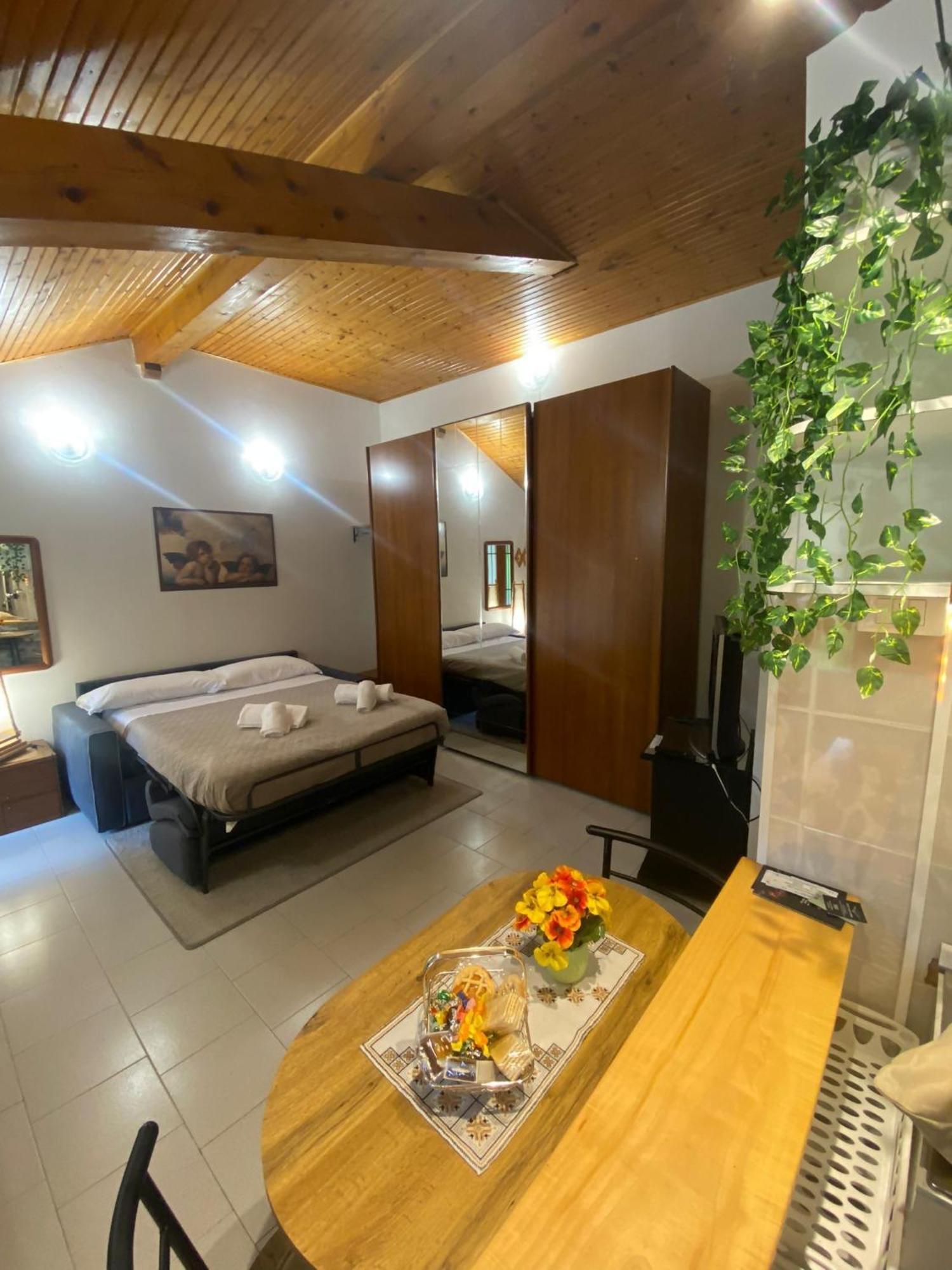 La Corte Dei Torri Loft On The Lake Oliveto Lario Esterno foto